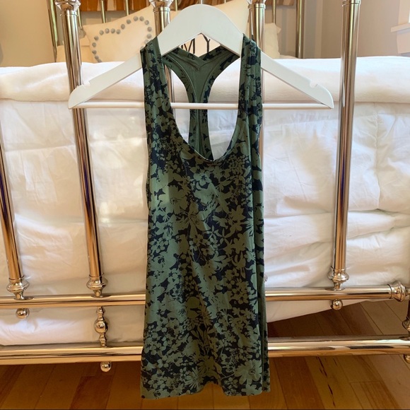 Lululemon All You Do Tank - PERFECT CONDITION - Picture 2 of 3